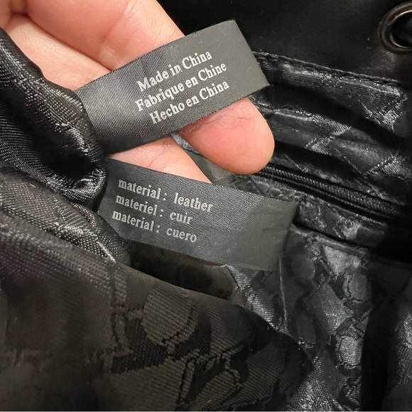 Kenneth Cole Black Leather Backpack Turnlock Buckle Details - Picture 13 of 14